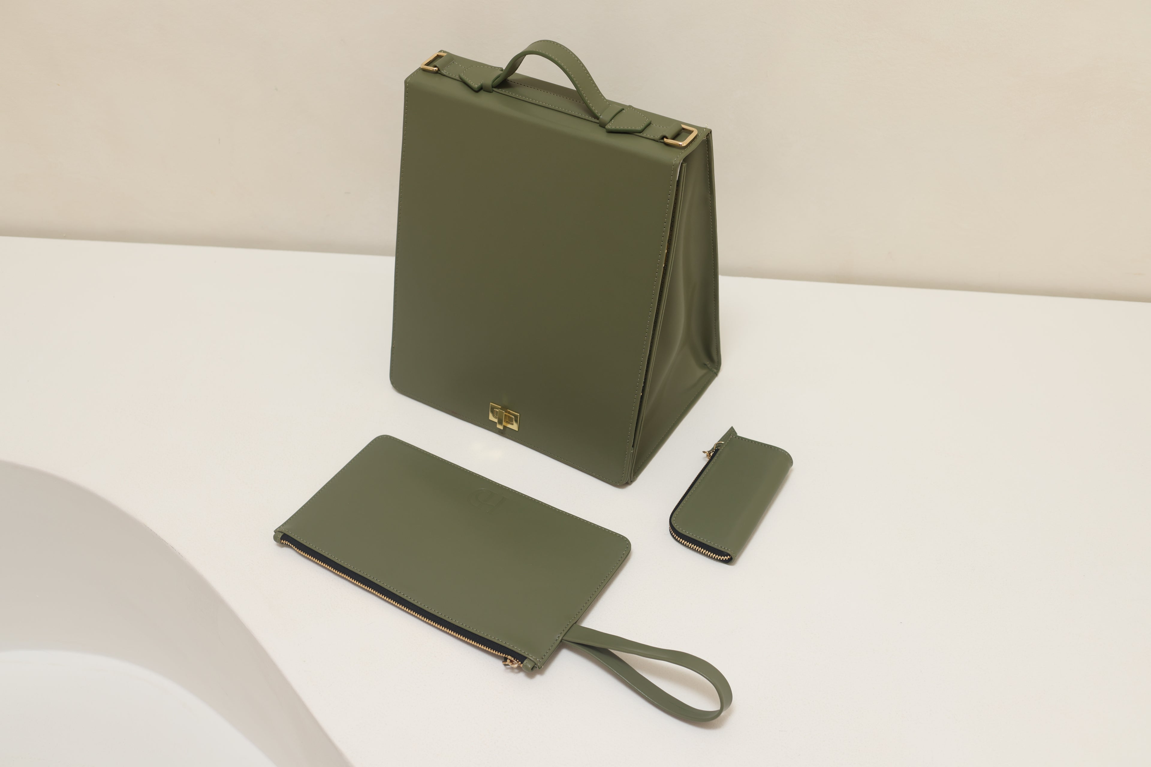 Hairdentity “Jet Setter” Luxe Hair Travel Bag - Club Hairitage